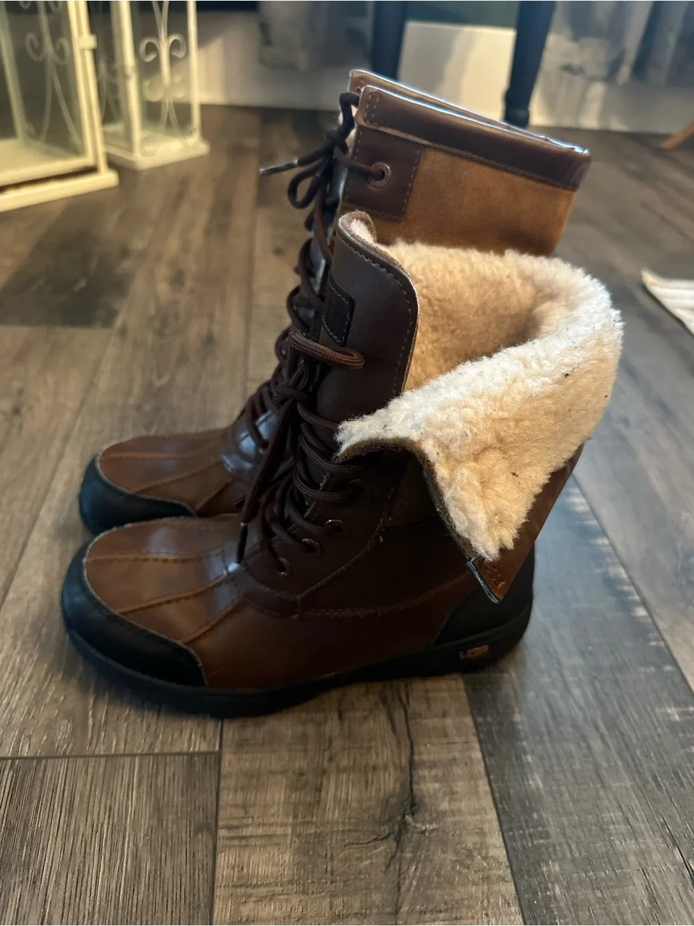 UGG Australia Kids Waterproof Butte II CWR UGG Boot Size 4